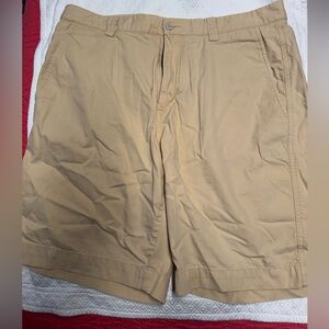 Cutter & Buck Butter Khaki Shorts Size 34
